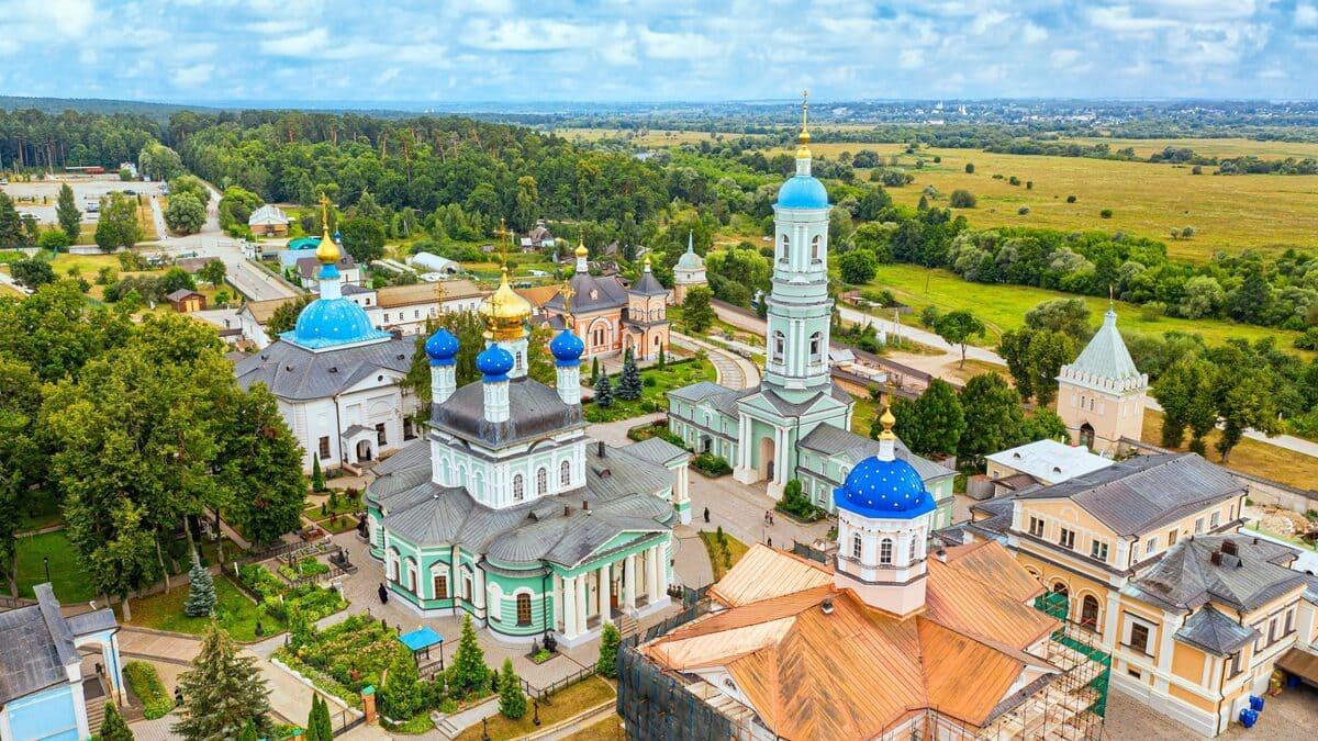 Оптина Пустынь — Калужский Свято-Лаврентьев монастырь-Свято-Успенский Гремячев монастырь.